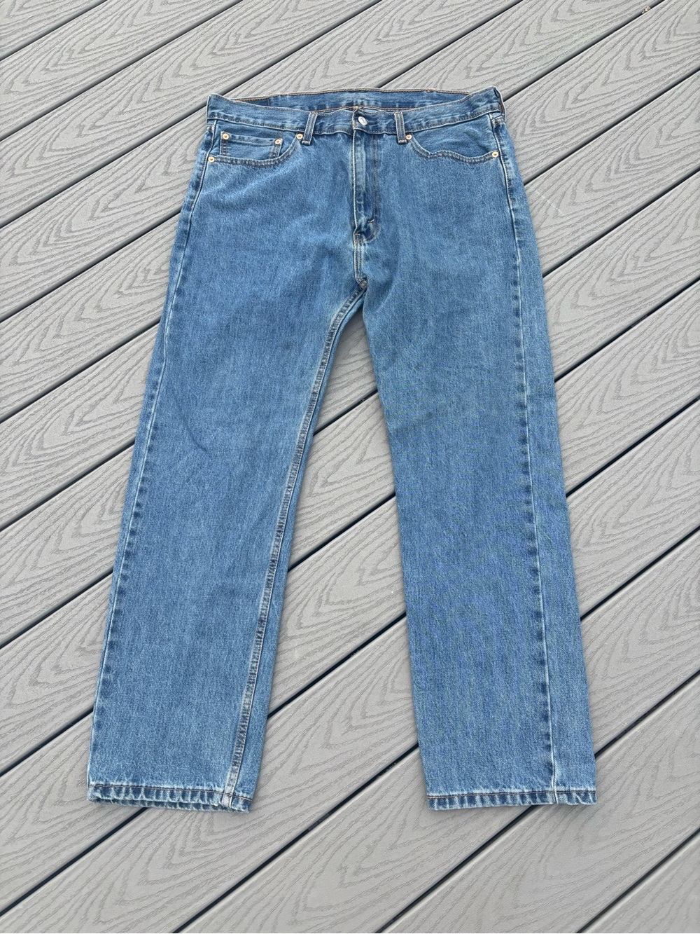 Levi's Straight Jeans in Medium Blue Denim, size W 38 L 32